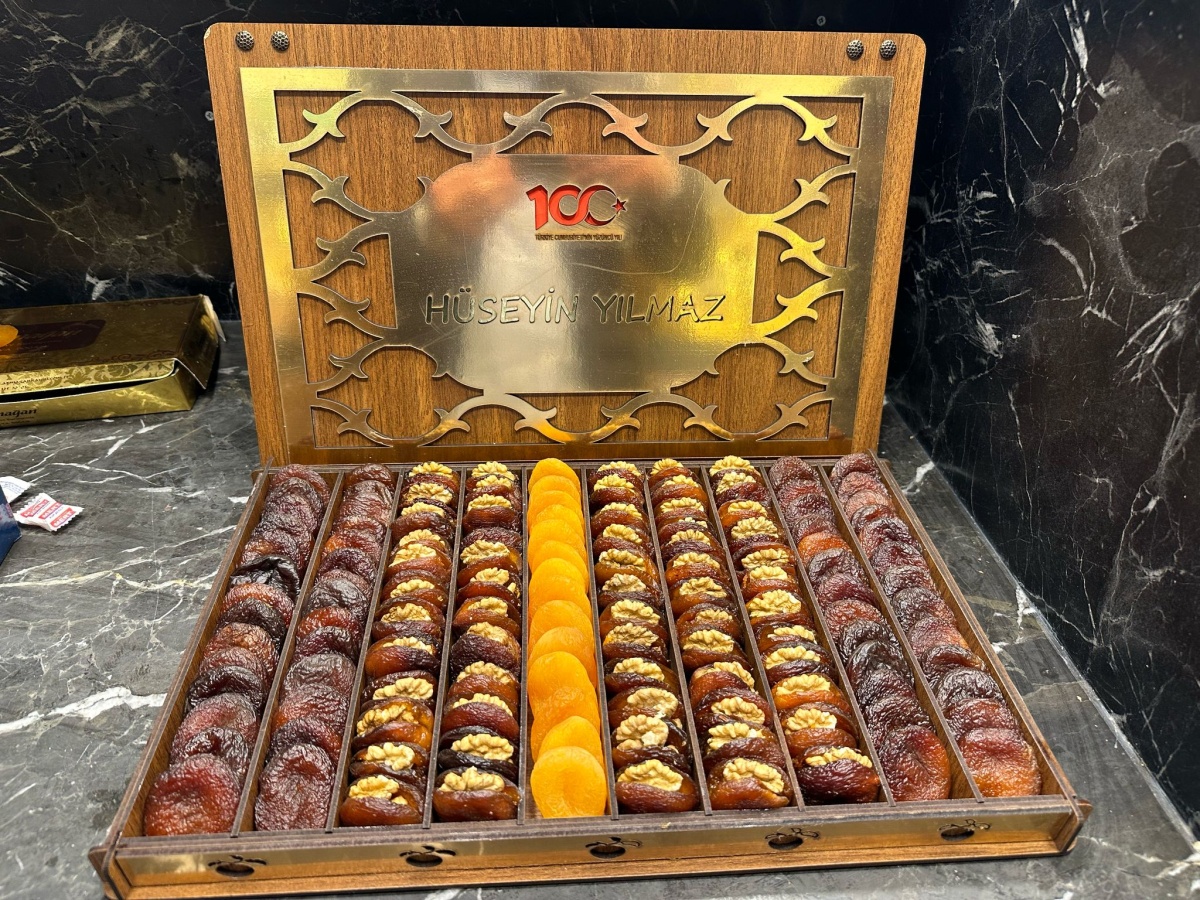mega-gold-isme-ozel-ahsap-seri.jpg